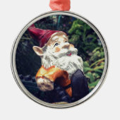Rund um den Gnome im Garten. Ornament Aus Metall (Vorne)