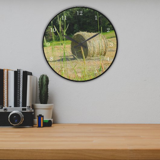 Rundbälle im Sommer Bauer Hay Field Scene Große Wanduhr