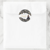 Runde Aufkleber für Schwarz und Gold-Floral-Quince (Tasche)