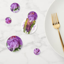 Runde Lila Blumenmotiff