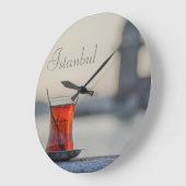 Runde Uhr. Istanbul - Türkische Teefotografie. Große Wanduhr (Winkel)