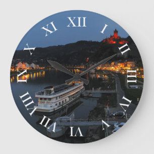 Runde Wanduhr römische Ziffern Cochem an der Mosel