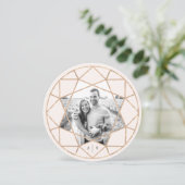Runder Diamond Geometric Gemstone Wedding Foto Save The Date (Stehend Vorderseite)
