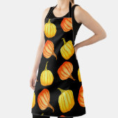 Runder orangefarbener und gelber Kürbis. Wasserkoh Schürze (InSitu)