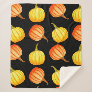 Runder orangefarbener und gelber Kürbis. Wasserkoh Sherpadecke