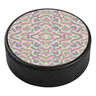 Runder Untersetzer mit lebendigem, symmetrischem M Eishockey Puck