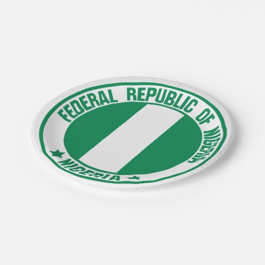 Rundes Emblem Nigerias Pappteller (Schrägansicht)