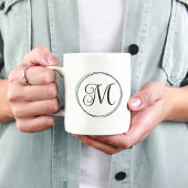 Rundes, lockiges Schriftmonogramm Kaffeetasse