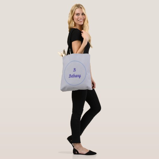 Rundkreisdesign mit Monogramm Tasche (Am Model)