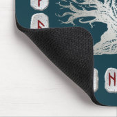 Rune-Plan mit Weltbaum Mousepad (Ecke)