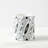 Runic Abstract Design mit Schutz in Liebe Verwandlungstasse (Mittel)