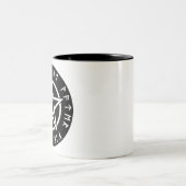 Runic Pentagramm-Kaffeetasse Zweifarbige Tasse (Mittel)
