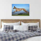 Running Brindled Lurcher Leinwanddruck (Insitu (Schlafzimmer))
