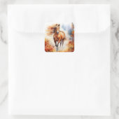 Running Horse in Autumn Quadratischer Aufkleber (Tasche)