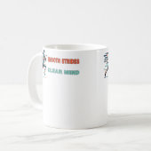 Running Smooth Strides Clear Mind A Runners Kaffeetasse (Vorderseite Links)