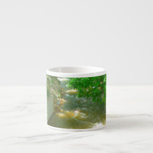 Rushing River under Trees Tasse