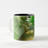 Rushing River under Trees Tasse (Vorderseite Links)