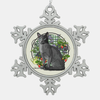 Russische blaue Katze mit Beeren Schneeflocken Zinn-Ornament