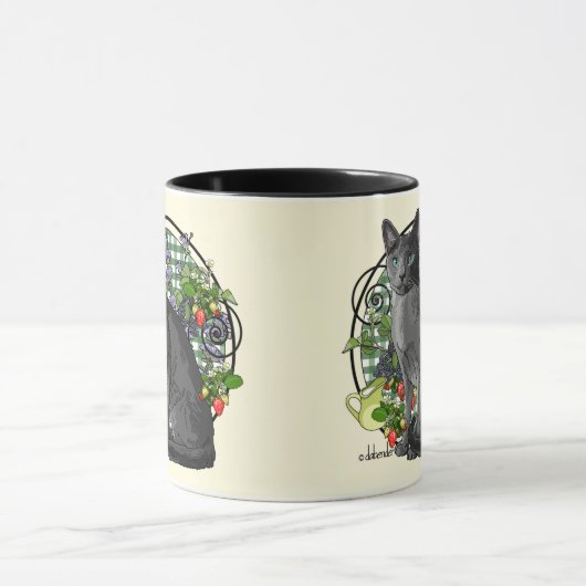 Russische blaue Katze mit Beeren Tasse (Zentrum)