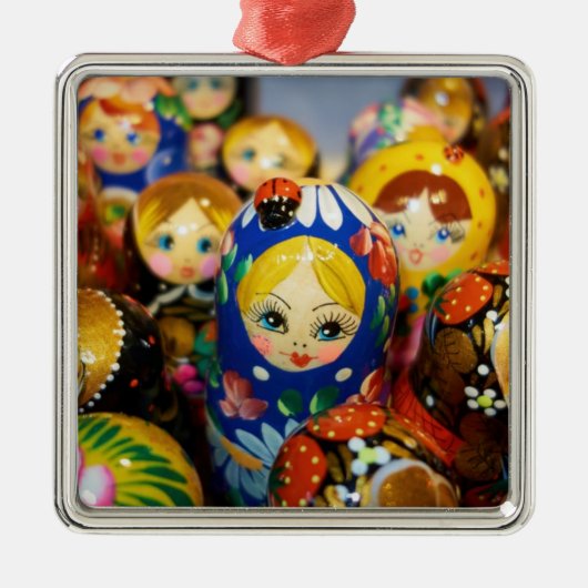 Russische Nesting Dolls Ornament Aus Metall (Vorne)
