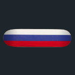 Russland-Flagge Skateboard<br><div class="desc">Fühlen Sie sich frei,  den Entwurf entsprechend Ihren eigenen Präferenzen zu ändern. Sie können den Entwurfsstandort,  die Orientierung,  die Hintergrundfarben und die Größe ändern. Auch Sie addieren möglicherweise Ihren eigenen Text oder Slogan-Set sein Schriftart,  Standort und Größe,  alle,  um das entscheidende persönliche Geschenk für Sie und Ihre geliebten herzustellen.</div>