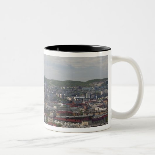 Russland, Murmansk. Größte Stadt nördlich Zweifarbige Tasse (Rechts)