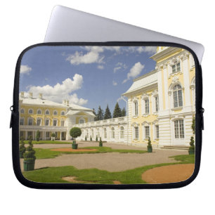 Russland. Petrodvorets. Peterhof-Palast. Peter der Laptopschutzhülle