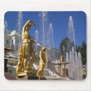Russland, St. Petersburg, Goldene Statuen in der Mousepad