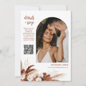 Rust Boho Pampas Grass Arch Foto QR Code Hochzeit Einladung (Rückseite)