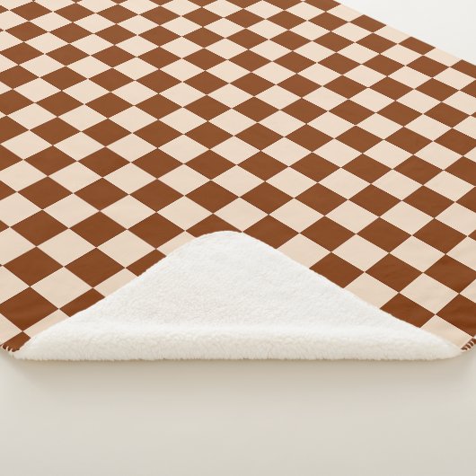 Rust brown and beige checkerboard pattern sherpadecke (3/4)