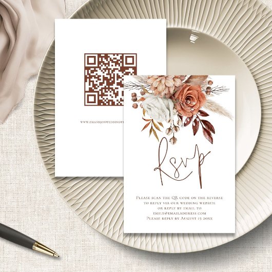 Rust Floral Brown Script QR Code Wedding RSVP Kart Karte