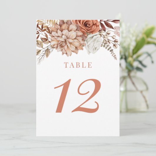 Rust Terracotta Fall Floral Wedding Tischnummer (Stehend Vorderseite)