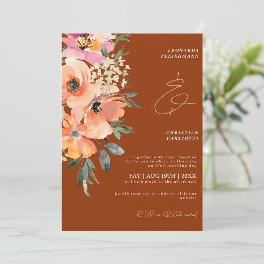 Rust Terracotta Floral QR Code Wedding Einladung (Stehend Vorderseite)