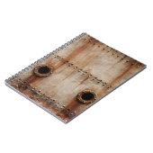 RUST UND TEXTURE AUF METALLPLATTENSEITEN DES STAGI NOTIZBLOCK (Linke Seite)