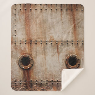 RUST UND TEXTURE AUF METALLPLATTENSEITEN DES STAGI SHERPADECKE