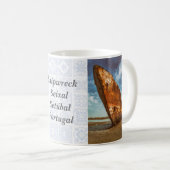 Rusted Shipwreck an einem Strand gelegen oder gest Kaffeetasse (VorderseiteRechts)