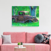 Rusted truck in a meadow leinwanddruck (Insitu (Wohnzimmer))