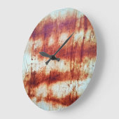 Rustetes Metall, texturierter Hintergrund. Große Wanduhr (Winkel)