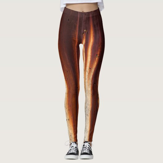 Rustgezogene Grunge Wand: Texturierte Saging Leggings (Vorderseite)