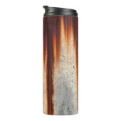Rustgezogene Grunge Wand: Texturierte Saging Thermosbecher (Nach rechts gedreht)