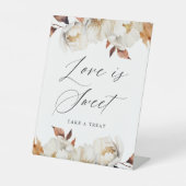 Rustic Autumn Floral Love is Sweet Wedding Favor Sockelschild (Vorderseite)