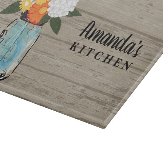 Rustic Barn Hydrangea Floral Mason Jar Monogram Schneidebrett (Ecke)