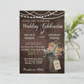 Rustic Barn Wedding String Lights Mason Jar Einladung (Stehend Vorderseite)
