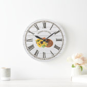 Rustic Barn White Wood Sunflowers Cowboy Hat Große Wanduhr (Zuhause)