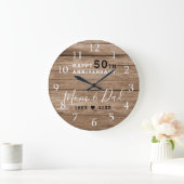 Rustic Barn Wood 50th Gold Wedding Annivers Große Wanduhr (Zuhause)