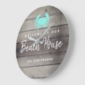Rustic Beach House Coastal Personalisiert Große Wanduhr (Winkel)
