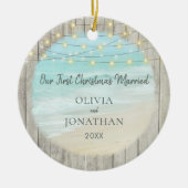 Rustic Beach Neuvermähltes Foto Erstes Weihnachtsf Keramik Ornament (Vorne)