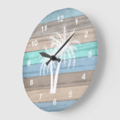 Rustic Beach Wood Nautical and White Palm Trees Große Wanduhr (Winkel)