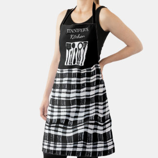 Rustic black white plaid monogram name kitchen schürze