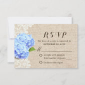 Rustic Blue Hydrangea Lace & Burlap Wedding RSVP Karte (Vorderseite)